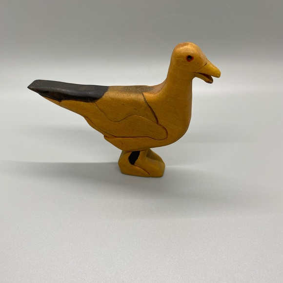 Handcarved Wood Seagull 4” signed by Artist - Picture 3 of 6